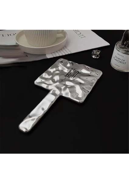 Katlanır Gümüş Ins Sıvı Şekil Kare Ayna Mini El Masaüstü Kozmetik Makyaj Aynası Seyahat Metalik Taşınabilir Güzellik Aynası Çanta Için (Yurt Dışından) indirimleri