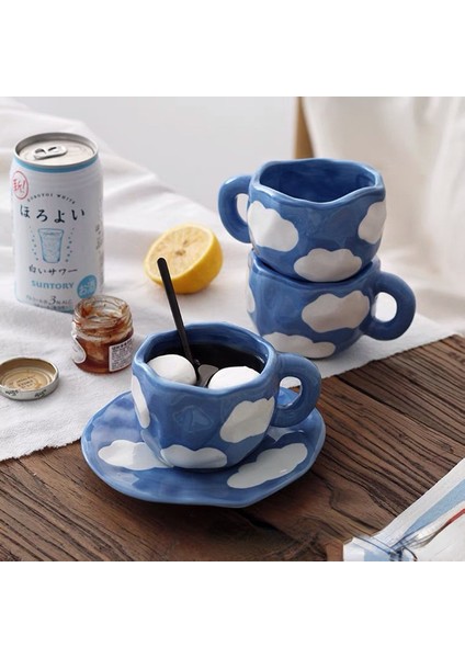 C 250ML El Boyalı Mavi Gökyüzü Beyaz Bulutlar Kahve Kupa Tabağı ile Seramik El Yapımı Çay Bardağı Tabak Seti Güzel Hediye Düzensiz Kahve Kupa (Yurt Dışından)