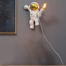 YHome Modern Astronot Masa Lambası Art Deco Reçine Lambası Masa Yatak Odası Lambası Yaratıcı Oturma Odası Çatı Katı Dekorasyon Uzay Adamı Masa Işık LED (Duvar Lambası Şerit) (Yurt Dışından)