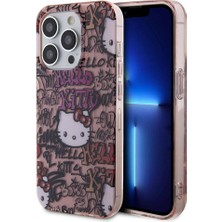 Hello Kitty iPhone 15 Pro Max Kılıf Hello Kitty Orjinal Lisanslı Ikonik Logolu Etiket Graffiti Kapak Pembe