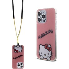 Hello Kitty iPhone 15 Pro Max Kılıf Hello Kitty Orjinal Lisanslı Askılı Yazı ve Ikonik Logolu Daydreaming Pembe