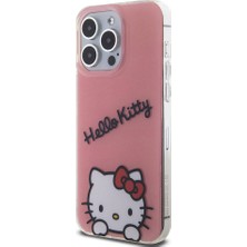 Hello Kitty iPhone 15 Pro Max Kılıf Hello Kitty Orjinal Lisanslı Askılı Yazı ve Ikonik Logolu Daydreaming Pembe