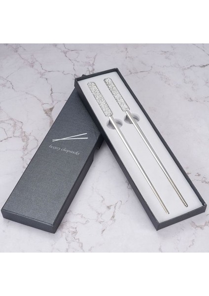 Gümüş Beyaz Kutu Sofra ile Bir Çift Paslanmaz Çelik Çubuklarını Lüks Yemek Takımı Bling Rhinestone Çubuklarını Mutfak Eşyaları Noel Hediyesi (Yurt Dışından)