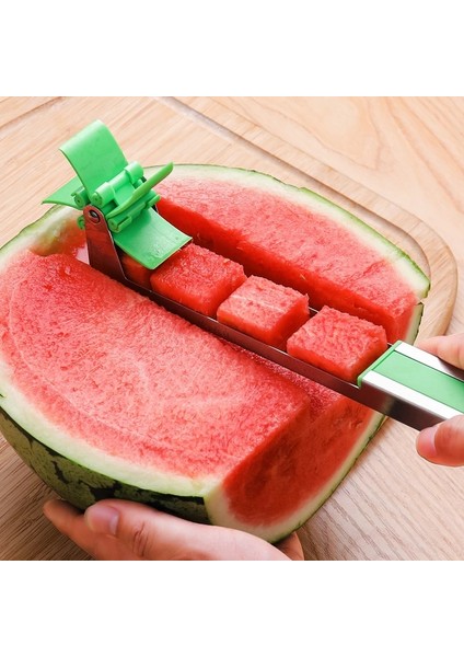 01 Karpuz Bıçağı Paslanmaz Çelik Karpuz Kesici Yaratıcı Fırıldak Tasarım Kesim Karpuz Dilimleme Salata Meyve Kesme Bıçağı Aracı Mutfak Aletleri (Yurt Dışından) fiyatları