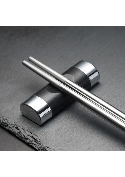 Bir Yemek Çubukları Tutucu Yüksek Kaliteli Metal Alaşım Yemek Çubukları Tutucu Çin Yemek Çubuğu Dinlenme Kaşık Standı Raf Yastık Şekli Çerçeve Sanat Zanaat Mutfak Aletleri (Yurt Dışından) fırsatları