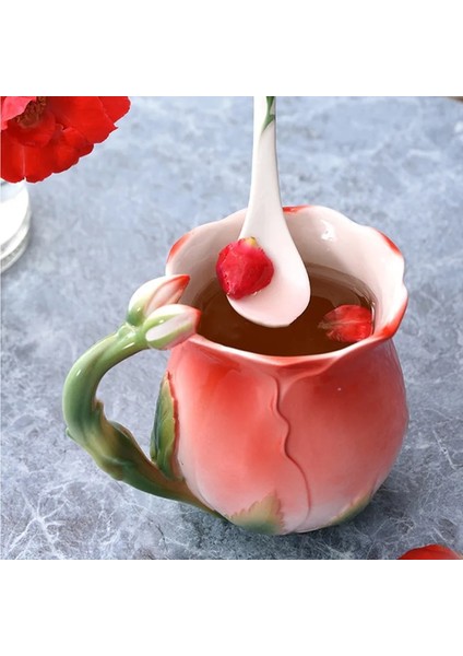 Kırmızı Avrupa Tarzı Emaye Seramik Kahve Kupa Yaratıcı 3D Gül Çiçek Şekli Çay Fincanı Pastoral 4 Renk Kahvaltı Kaşıklı Süt Bardak (Yurt Dışından) indirimleri