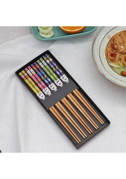 18 cm Tahta Kaşık Yeni Yeniden Kullanılabilir 5 Çift Set El Yapımı Çubuk Bambu Japon Doğal Ahşap Çubuklar Suşi Gıda Karikatür Çiçek Ahşap Çubuklar (Yurt Dışından) indirimleri