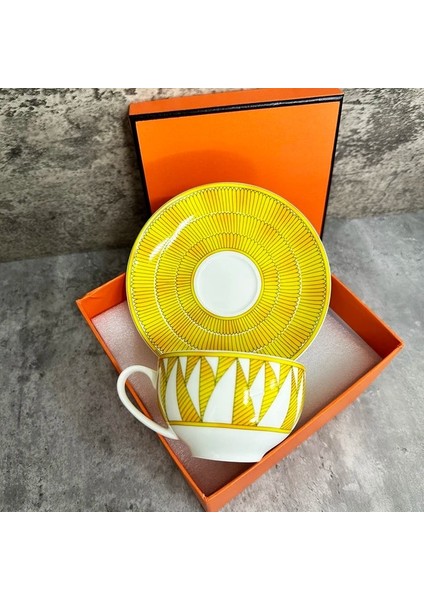 Stil 3 200ML-300ML Lüks Çay Bardağı 2'li Set Vintage Sanat Kemik Çini Seramik Çay Kahve Kupaları ve Tabaklar Euro Royal Çay Fincanları ve Tabakları En Iyi Hediyeler (Yurt Dışından)