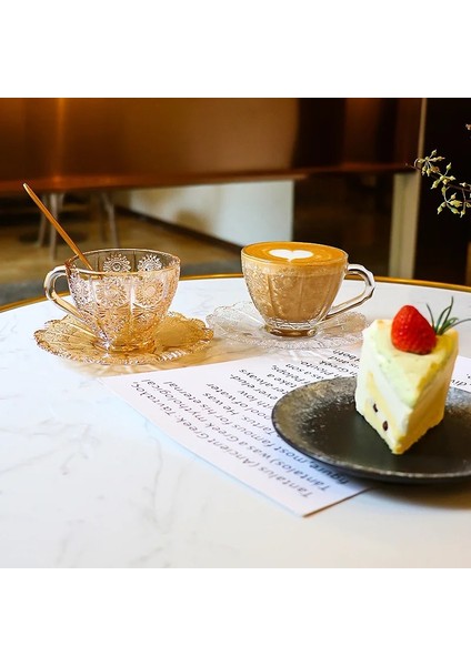 Amber Iskandinav Vintage Kabartma Çiçek Desen Kahve Kupaları Lüks Su Cafe Çay Süt Bardak Yoğunlaştırılmış Kahve Cam Bardak Tabağı Takım Elbise Setcups (Yurt Dışından) indirimleri