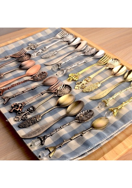 G 6 Adet/takım Vintage Kaşık Çatal Mini Kraliyet Tarzı Metal Altın Oyma Kahve Kaşığı Meyve Prikkers Tatlı Çatalı Mutfak Aracı Çay Kaşığı (Yurt Dışından) fiyatları