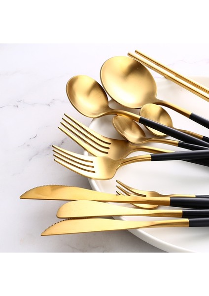 Tatlı Çatalı Siyah Altın Çatal Bıçak Takımı Biftek Bıçağı Çatal Kahve Kaşığı Çay Kaşığı Tatlı Bıçağı Buz Kaşığı Yemek Çubukları Paslanmaz Çelik Yemek Takımı Seti (Yurt Dışından) modelleri