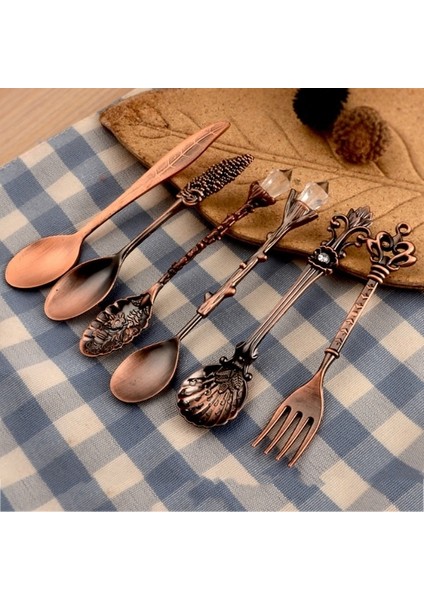 R 6 Adet/takım Vintage Kaşık Çatal Mini Kraliyet Tarzı Metal Altın Oyma Kahve Kaşığı Meyve Prikkers Tatlı Çatalı Mutfak Aracı Çay Kaşığı (Yurt Dışından)