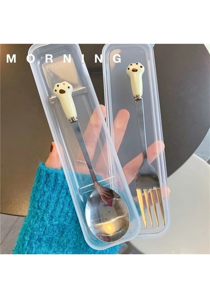 Üç Parçalı Set Kore Çilek Kedi Çubuklarını Kaşık Çatal Çatal Seti Kılıfı ile Taşınabilir Seyahat Paslanmaz Çelik Sofra Seti Mutfak Eşyaları (Yurt Dışından) indirimleri