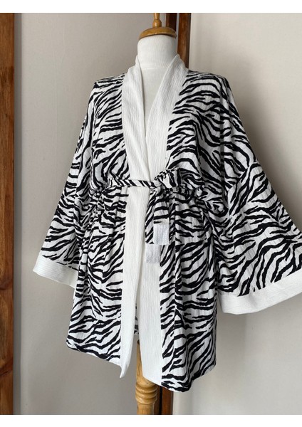 Krinkıl Kumaş Siyah Beyaz Zebra Desenli Kadın Kimono Tokalı Set