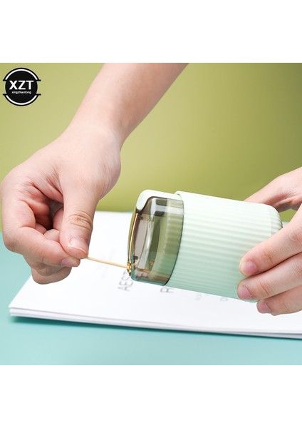 Yeşil Yeni Basit Kürdan Kutusu Kürdan Dağıtıcı Yaratıcı Itme Otomatik Çıkarma Kürdan Kavanoz Tutucu Ev Kullanışlı Ev Gadget (Yurt Dışından) modelleri