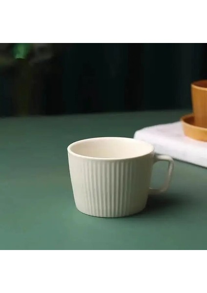 Tek Fincan-Beyaz 250 ml Avrupa Tarzı Kahve Fincanları ve Tabak Seramik Set Retro Zarif Ikindi Çayı Seramik Bardak Kahvaltı Süt Kupa ve Tabak Seti (Yurt Dışından)