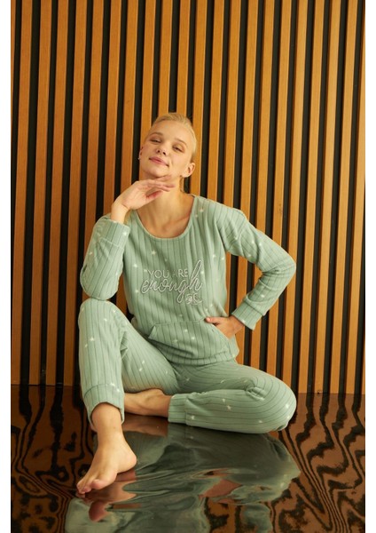 Kadın Bisiklet Yaka Kanguru Cep Bilek Manşetli Fitilli Polar Kışlık Pijama Takımı