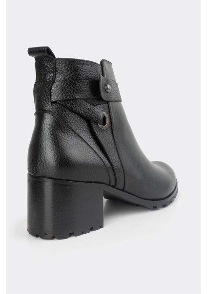 Deri Topuklu Kadın Bot 074K23K11025 fırsatları