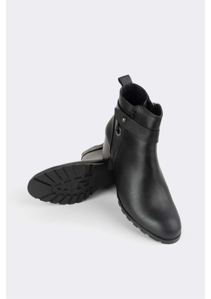 Deri Topuklu Kadın Bot 074K23K11025 indirimleri