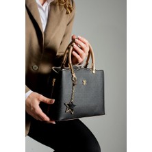 Impolo Nadia Siyahkumgofraj Baskı Kadın Omuz ve Kol Çantası 21X29 Ebatında