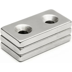 Köşeli Neodyum Mıknatıs 40X20X5 mm  Delik Çapı D10/D5MM - Çift Havşa Delikli - Vidalamaya Uygun