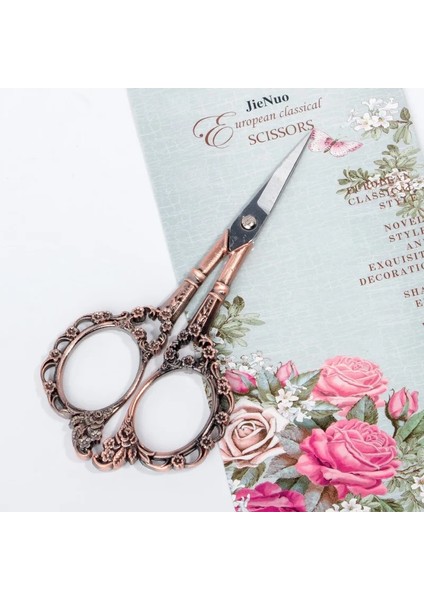 2 Adet Vintage Çiçek Desenli Makas 1 Adet Retro Makas Avrupa Antika Vintage Nail Art Makas 7.8*15 cm Boyutu Metal Tırnak Makası (Yurt Dışından)