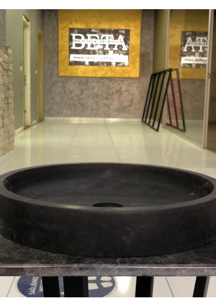 Geniş Siyah Traverten Lavabo
