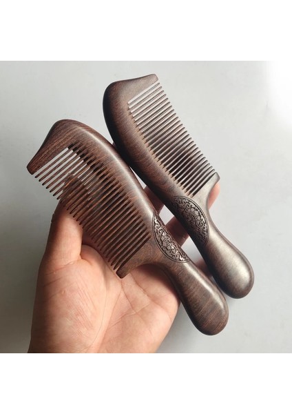 Dar 1 Pc 2 Doğal Sandal Ağacı Tarak Masif Ahşap Oyma Tarak Anti-Statik Sakal Tarağı El Sanatları Saç Şekillendirici Geniş Diş ve Dar Diş Hediye (Yurt Dışından)