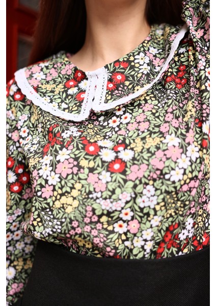 Vintage Siyah-Pembe Çiçekli Bebe Yaka Dantelli Poplin Bluz fırsatları