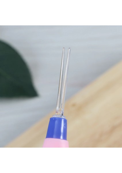 Gösterildiği Gibi 2 Adet Çocuklar Kulak Temizleme Çubuğu Kaşık LED Kulak Tıkacı Plastik Cımbız Işıkları Çocuk Temizleme Araçları (Yurt Dışından) fırsatları