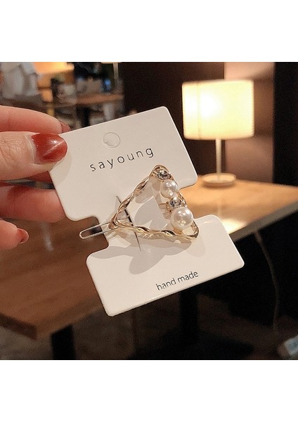 Üçgen Moda Inciler Içi Boş Yıldız Aşk Kalp Metal Saç Klipleri Kristal Rhinestones Yıldız Tokalar Kadınlar Için Kore Saç Aksesuarları (Yurt Dışından)