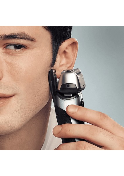 Series 8 8517S Islak & Kuru Tıraş Makinesi Şarj Standı ve Seyahat Kılıfı, %100 Su Geçirmez, Ses Titreşimleriyle Güçlendirilmiş 4 Tıraş Elemanı, 5 Yıla Varan Garanti.