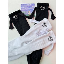 Sukugift 1 Adet Siyah - Beyaz Gülen El Ele Tutuşan Mıknatıslı Çorap  Eğlenceli ve Farklı Arkadaşlık Çorabı Sevgiliye Hediye