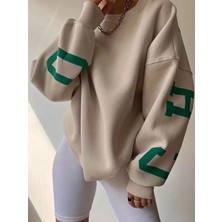 Trendseninle Kadın Bej Kolları Chicago Baskılı Oversize Bisiklet Yaka Sweatshirt