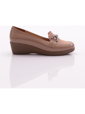 DGN 23072 Kadin Önü Metal Aksesuarli Dolgu Topuklu Ayakkabi