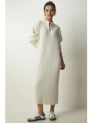 Hazelin Kadın Ekru Geniş Kalıp Fermuarlı Yaka Kadın Fitilli Triko Midi Elbise HZL24W-BD1101831