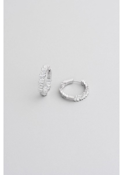 Baget Şıklığı 18 Ayar Beyaz Altın Kaplama Gümüş Halka Küpe