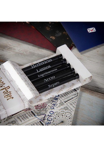 Lisanslı 5’li Harry Potter Silgili Kurşun Kalem Seti modelleri