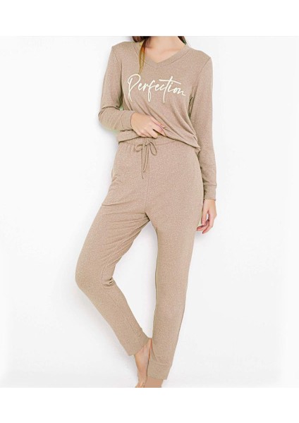 840.619 Kadın Kışlık Uzun Kol Nakışlı V-Yaka Pijama Takım