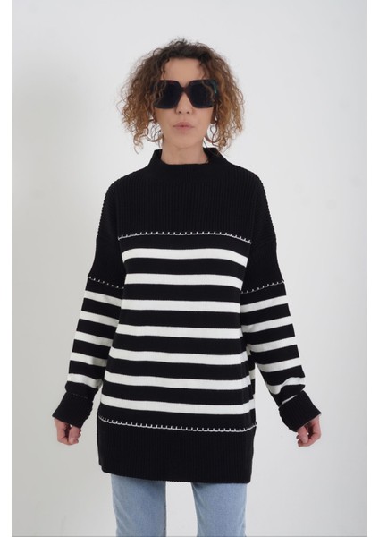 Siyah Çizgili O Yaka Oversize Kazak fiyatları