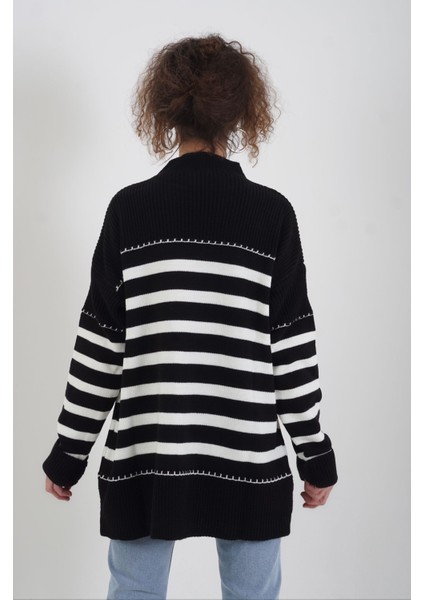 Siyah Çizgili O Yaka Oversize Kazak modelleri