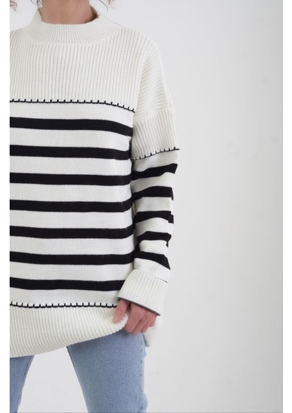 Ekru Çizgili O Yaka Oversize Kazak fiyatları