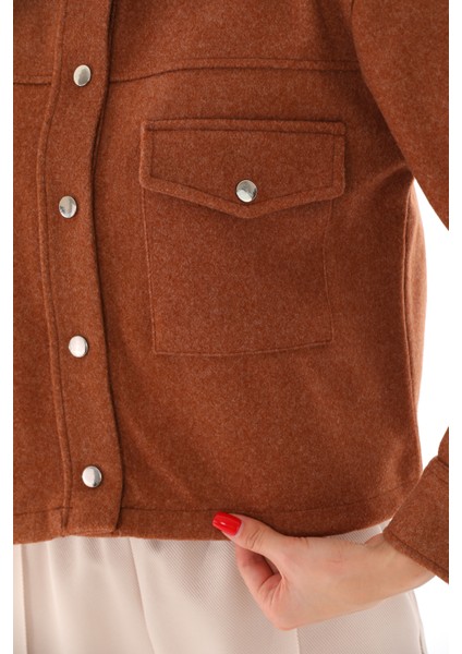 Çıt Çıt Düğmeli Kısa Kaşe Kadın Mont fırsatları