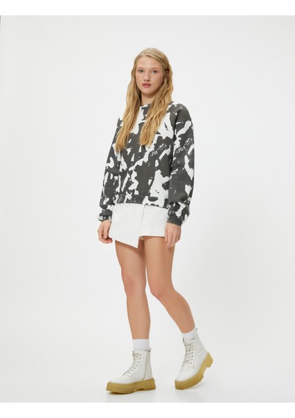 Oversize Sweatshirt Renk Kontrastlı Batik Desenli Uzun Kollu Bisiklet Yaka fiyatları