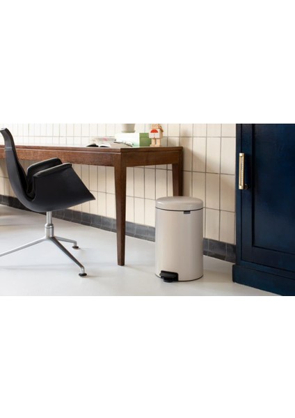 Çöp Kutusu 20 Litre Newicon Pedallı Mat Bej 149948 modelleri