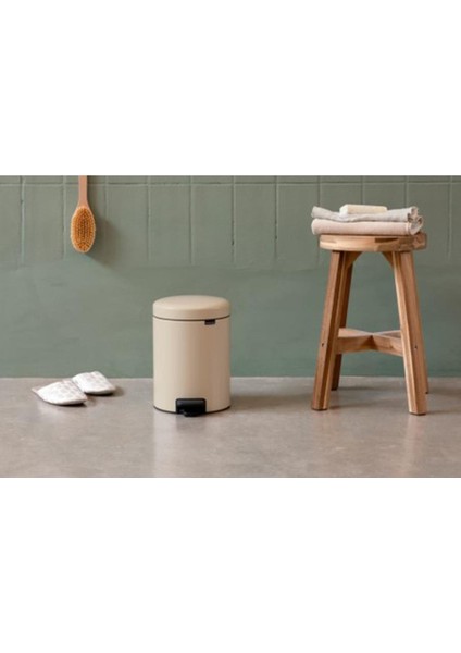 Çöp Kutusu 3 Litre Newicon Pedallı Mat Bej 149887 modelleri