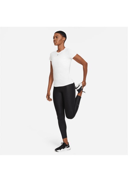 Nike Dri-Fıt One Dar Kesim Kısa Kollu Kadın Üstü