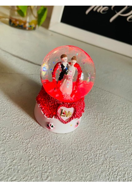 Gelin Damat Kalp Tasarımlı 12 cm Işıklı Müzikli Kar Küresi Sevgiliye Özel Günlere Dekoratif Hediye