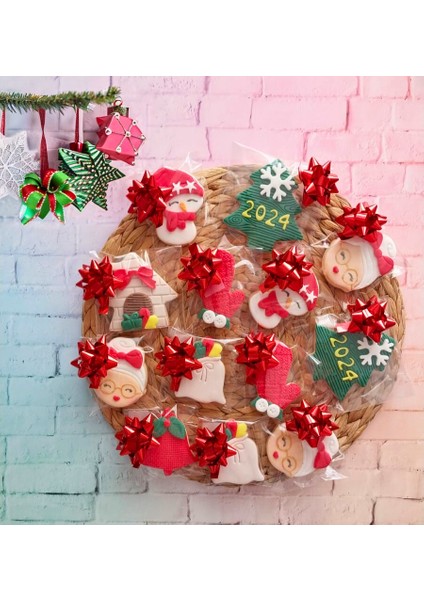 Yılbaşı Çam Ağacı Noel Baba Noel Anne Kardanadam Eldiven Çan ve Ev Butik Kurabiye - 20 Adet modelleri