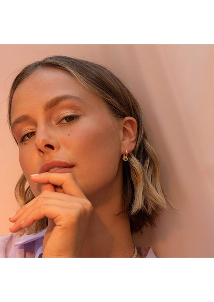 Avekı Zarif Altın Cz Huggie Halka Küpeler 18K Altın Kaplama Beyaz Çok Renkli Elmas Kübik Zirkonya Kakma Uyuyan Minik Narin Boho Plaj Basit El Yapımı Hipoalerjenik Takı Ona (Yurt Dışından) fırsatları